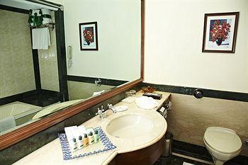 Club Mahindra White Meadows Hotel Manāli Buitenkant foto